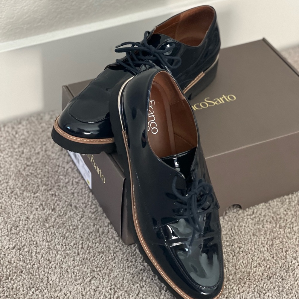 Franco Sarto Navy Patent Leather Shoes - Picture 4 of 6